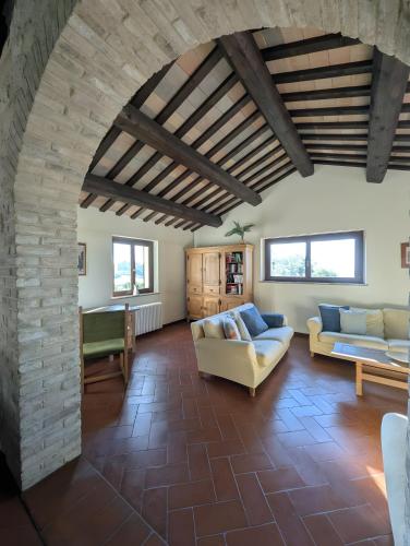 A szálláshely kívülről, Casa Alloro in Pergola (Urbino)
