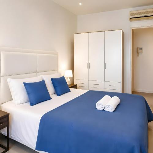2 Bedroom Apartment Cannes Center
