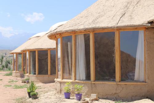Asman Tör Yurt Camp (Asman Tor Yurt Camp) in Tong