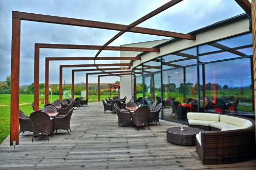 Балкон/тераса, Hotel Golf Jezera in Острожска Нова Вес