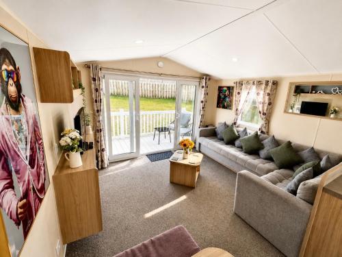 The Castaway - boutique inspired getaway in White Cross