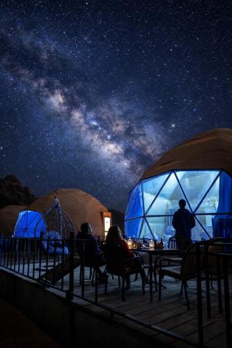 Surrounding environment, Wadi rum bubble camp in Petra