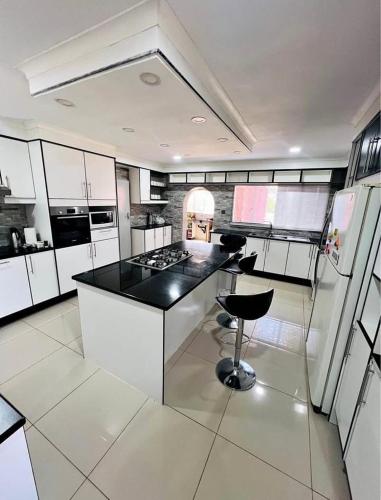 BillGates BNB - Harare