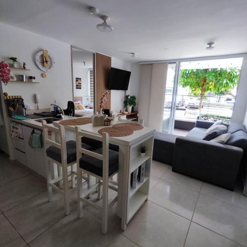 Apartamento Moderno y Acogedor con Piscinas, Aire Acondicionado y WiFi en Ricaurte - Girardot
