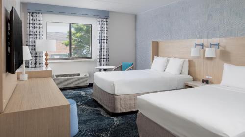 2 queen beds