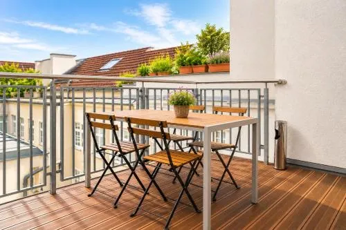Two Bedroom Rooftop Apartment for 6 near City Center & Metro U2 in Wien, Österreich
