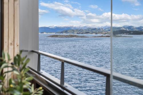 Waterfront Apartment with Sea View in Nylund