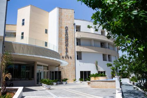 . Oro Hotel