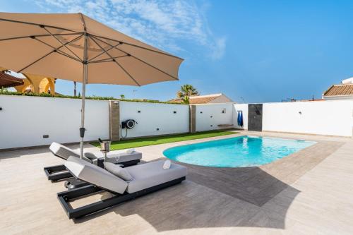 Villa with swimming pool, football field and outdoor kitchen