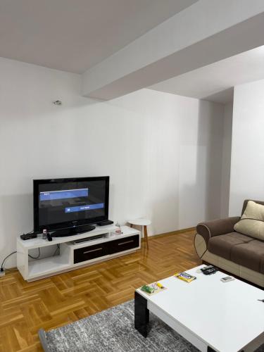 Premium Apartment Istog in อิสตอก