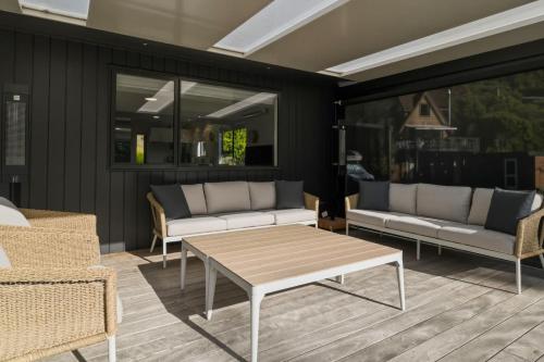 Amalia Cottage - Lake Okareka Huge Covered Deck Sleeps 4 in 奧卡雷卡湖