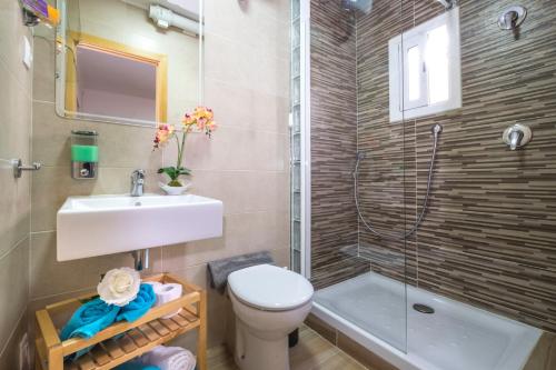 Ático terraza y BBQ Subway BCN Park Güell - image 2