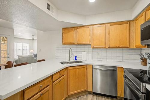 Central Scottsdale Haven Condo - image 4