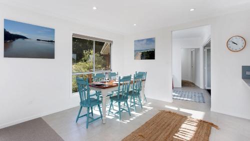 Glossies coastal Retreat in Valla Beach