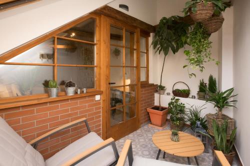 Gigantic Anenska Penthouse - image 4