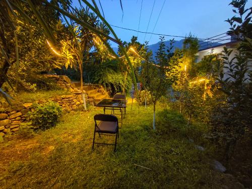 Cedar Crest Homestay in Gharakar