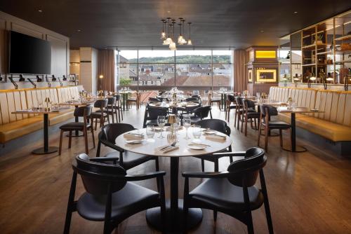 Bar/ Salón, DoubleTree by Hilton Bath in Bath City Centre