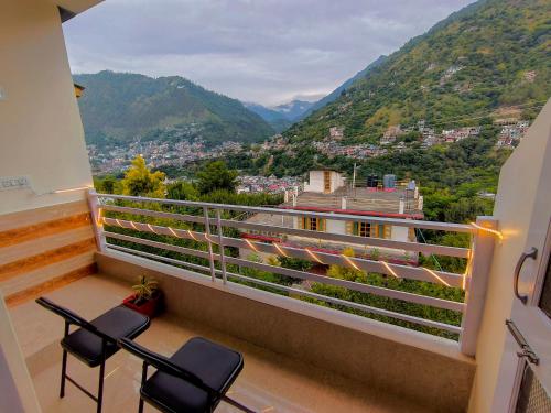 Cedar Crest Homestay in Gharakar