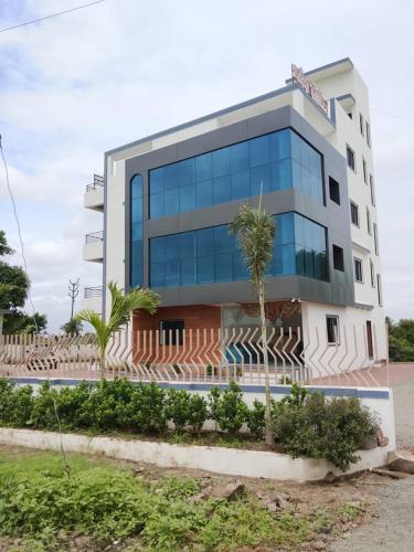 Jayesh Lodging