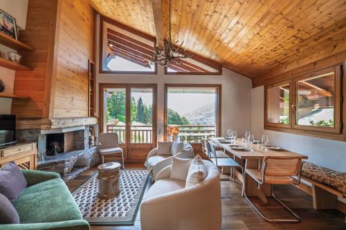 Panoramic view, pool, village & ski slopes