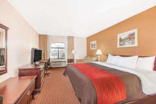 Baymont by Wyndham Oklahoma City North Frontier City - main image