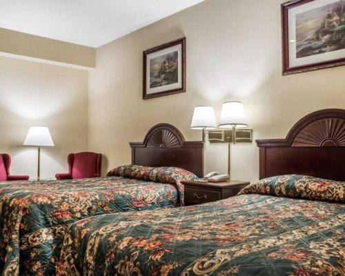 Econo Lodge Inn & Suites North Syracuse Airport – North Syracuse, NY