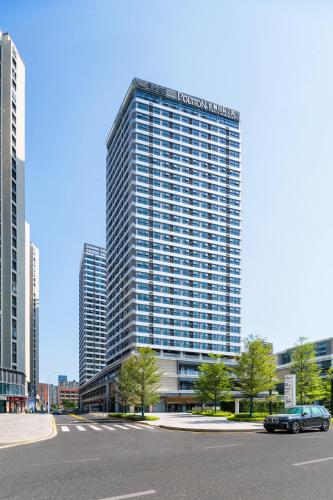 Exterior view of Poltton International Apartment (Shantou East Coast Wanxianghui)
