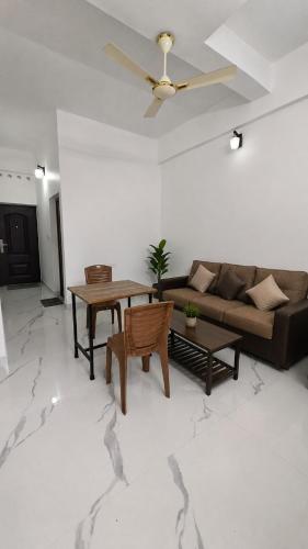 1BHK Stay with Kitchen & Parking in Thellakom