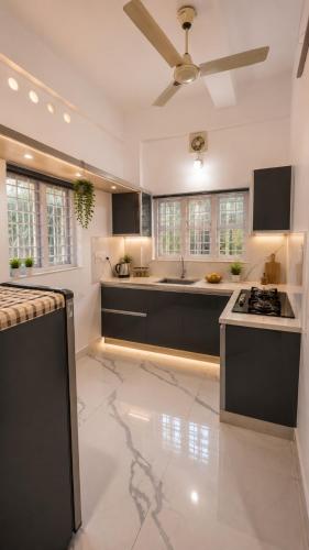 1BHK Stay with Kitchen & Parking in Thellakom