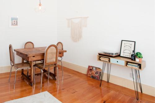  Vintage Note Apartment in Porto by Cozzy Homes, Pension in Porto