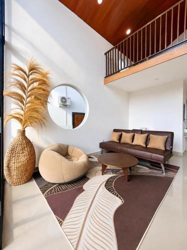 Villa With Jacuzzi, Damar Ningrum 3 in Cisarua