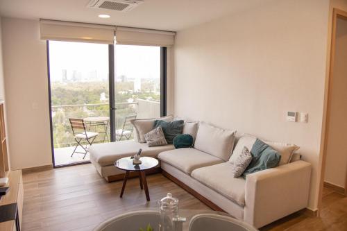 Elegant 2BR Condo in Colomos Providencia