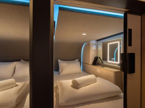 CapsuleTransit Sleep Lounge KLIA T1, Airport Hotel - Landside, Public Area, Lvl 5 near Kuala Lumpur International Airport