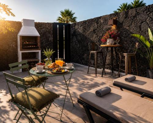 Villa Blanco - Romantic Hideaway - Private Villa for Couple