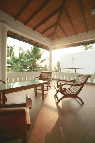 Tharanga Surfing Villa