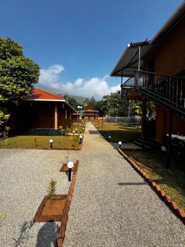 Skats, Marayoor Mud Castle in Marajura