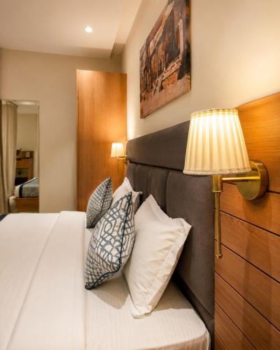 Royal Regal-Rooms & Suites - image 2