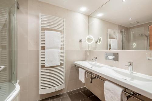 Das Central – Alpine . Luxury . Life Room Type - Deluxe Double or Twin Room