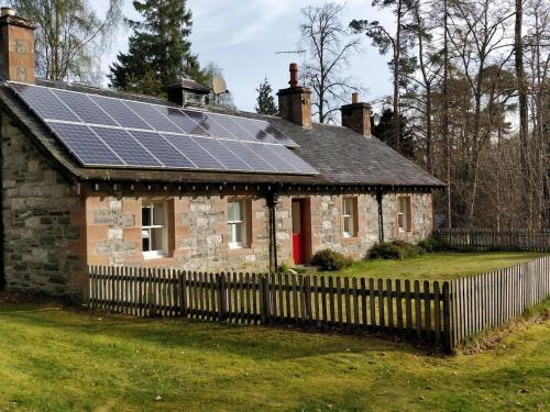 NC500 Stop, Estate Cottage, EV Charging in Fulbrook