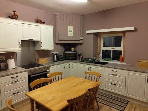 NC500 Stop, Estate Cottage, EV Charging in Fulbrook