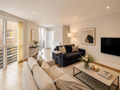 AC 2 Bed Bright & Modern Flat Near St Paul's Cathedral