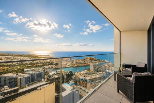 Apartment on Cloud Nine in Malta's Tallest Tower, San Giljan