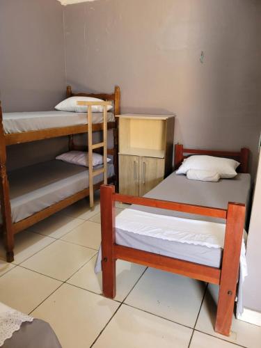 2 twin beds, 1 bunk bed