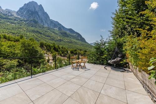 North Alpine Villas in Bogë