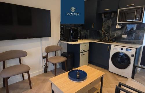 Stylish Studio by SUNRISE SHORT LETS in Тайпорт