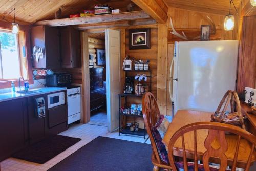 Cozy Cabin Oxen-Le-Fields Montana in West Fork