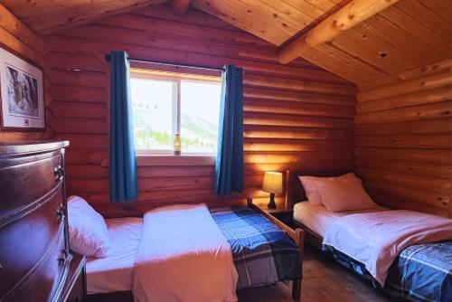 Cozy Cabin Oxen-Le-Fields Montana in West Fork