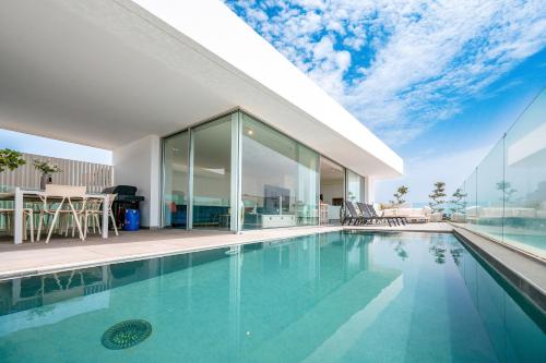 Villa Veiga with heated pool