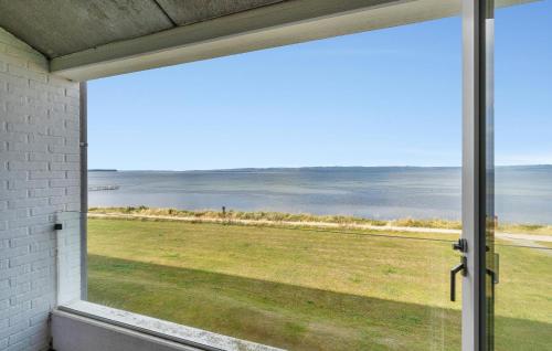 1 Bedroom Gorgeous Apartment In Ebeltoft - image 3