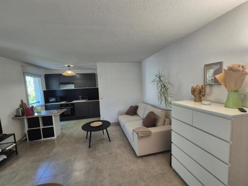 Appartement full équipé Nimes quartier du golf Vacquérolles 4 couchages 50m2